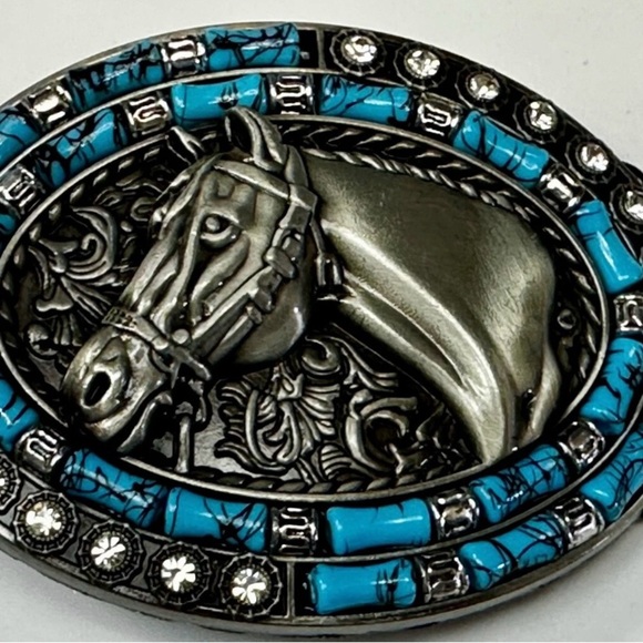 Elegant Silver and Turquoise Horse Belt Buckle - Picture 1 of 4